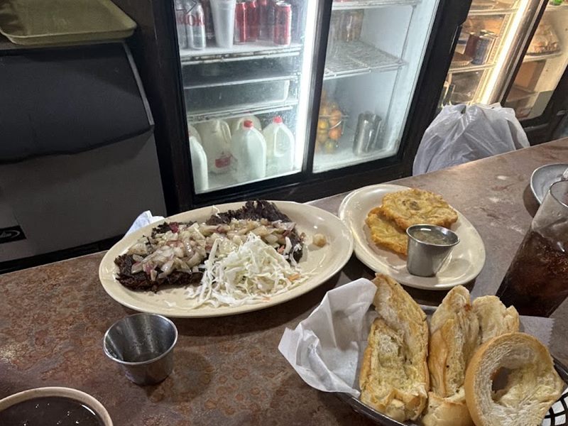 La Viña Aragon Restaurant y Cafeteria interior