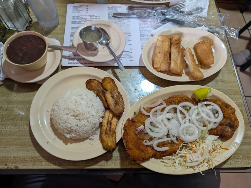 La Viña Aragon Restaurant y Cafeteria food